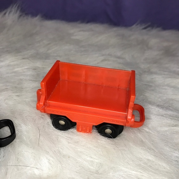 Vintage Plastic Fisher Price Train Cars w/ Caboose - Picture 5 of 16